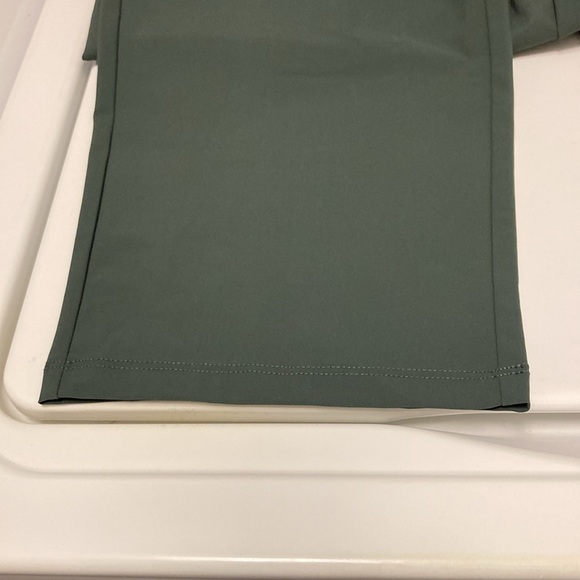 💚💚 HIGH WAISTED SLEEK TECH CARGO ANKLE PANTS 💚💚 - Picture 4 of 8